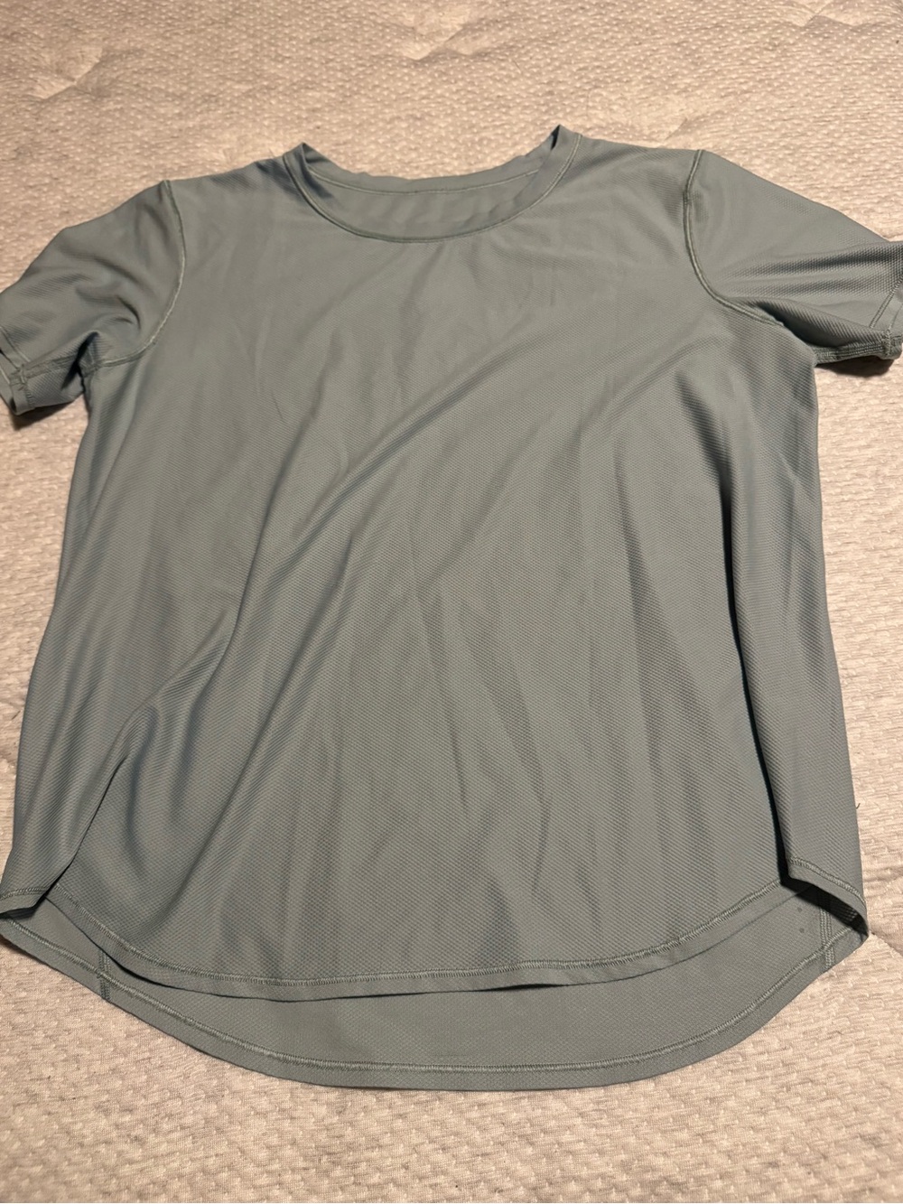 Lululemon Women’s Short-Sleeve Active Top — Sage Green small stain see photos